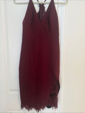 ASTR The Label Women’s Lace-Hem V-Neck Dress in Deep Burgundy Worn once
